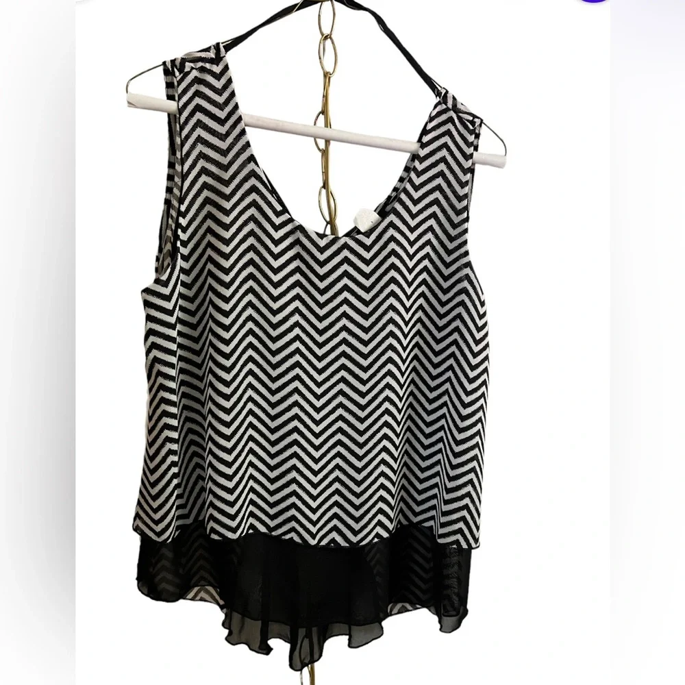 Beautiful Blouse - Picture 1 of 4